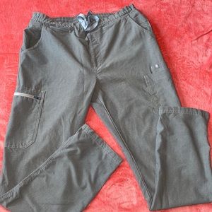 Women’s Figs scrub pants size M